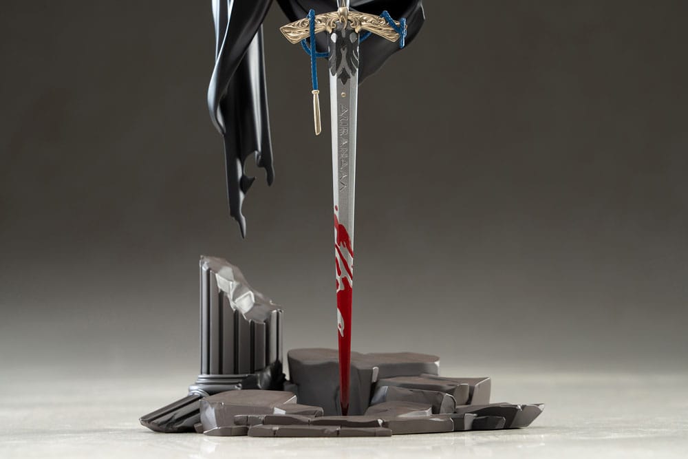 Reverse: 1999 Limepie Series PVC Statue Knight 17 cm