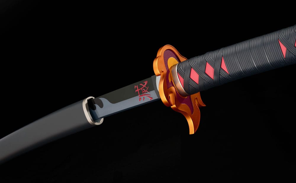 Demon Slayer: Kimetsu no Yaiba Proplica Replik 1/1 Nichirin Schwert (Tanjiro Kamado) Kyojuro Rengoku´s Sword Gueard Ver. 88 cm