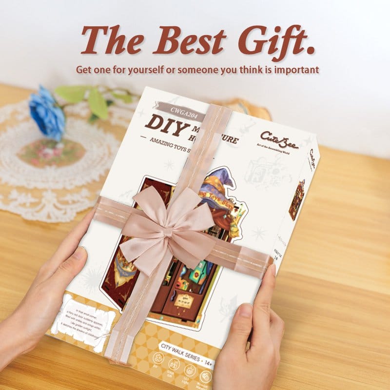 Book Nook Amazing Toy Store 17 x 12 cm