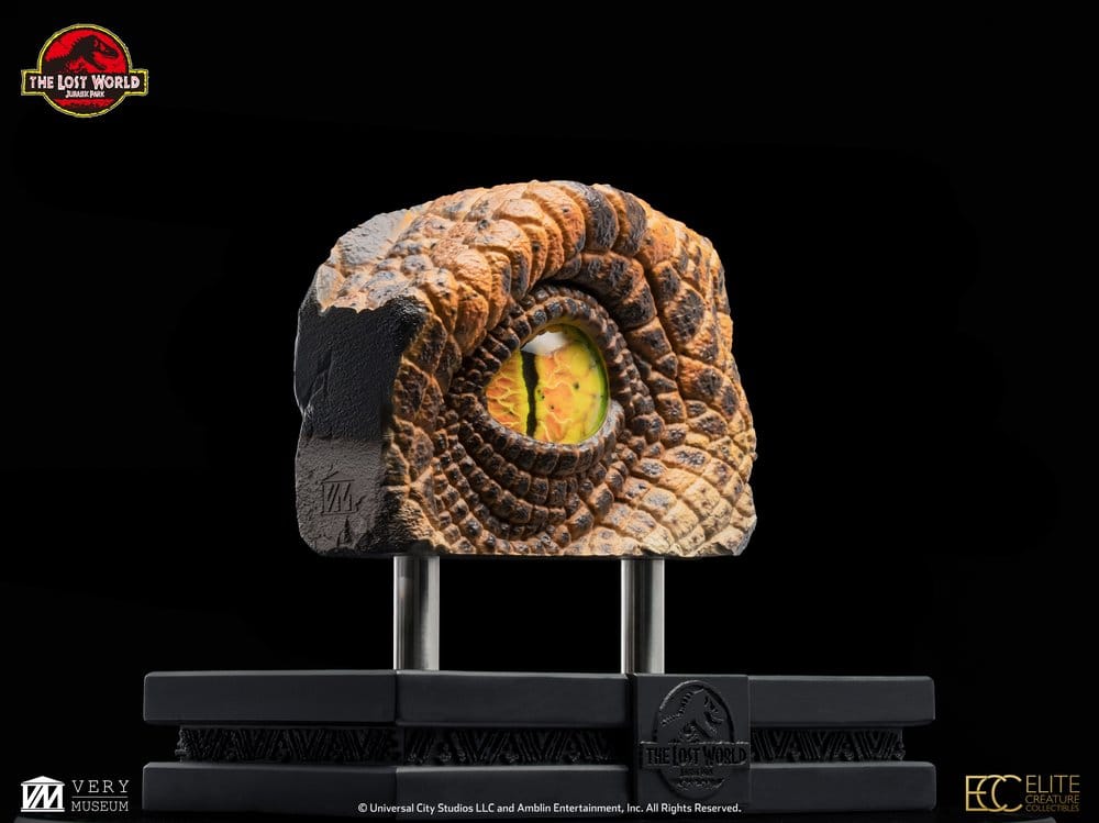 The Lost World: Jurassic Park Replik Male Velociraptor Eye Prop 23 cm