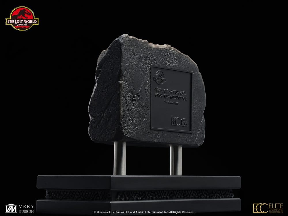 The Lost World: Jurassic Park Replik Male Velociraptor Eye Prop 23 cm