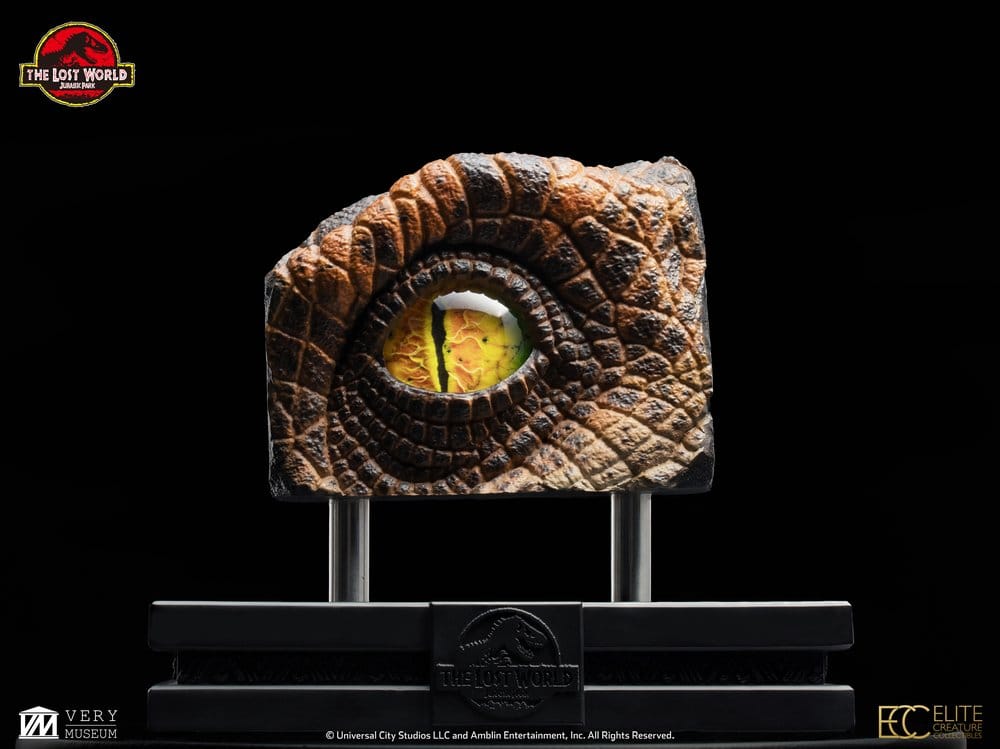 The Lost World: Jurassic Park Replik Male Velociraptor Eye Prop 23 cm