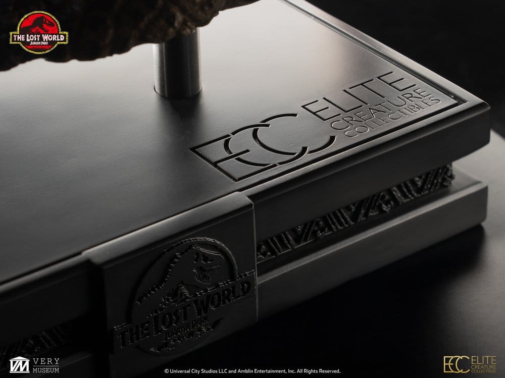 The Lost World: Jurassic Park Replik Male Velociraptor Eye Prop 23 cm