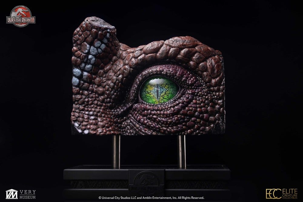 Jurassic Park III Replik Spinosaurus Eye Prop (Reproduction) 39 cm