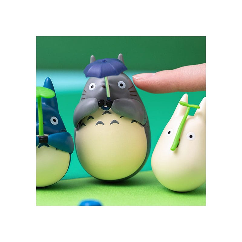 Mein Nachbar Totoro Figur mit rundem Boden Small Totoro with leaf 5 cm