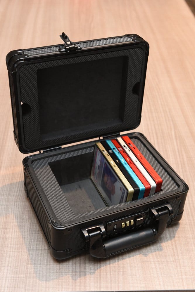 Evoretro Graded Card Display- und Transportkoffer mit Sichtfenster Schwarz
