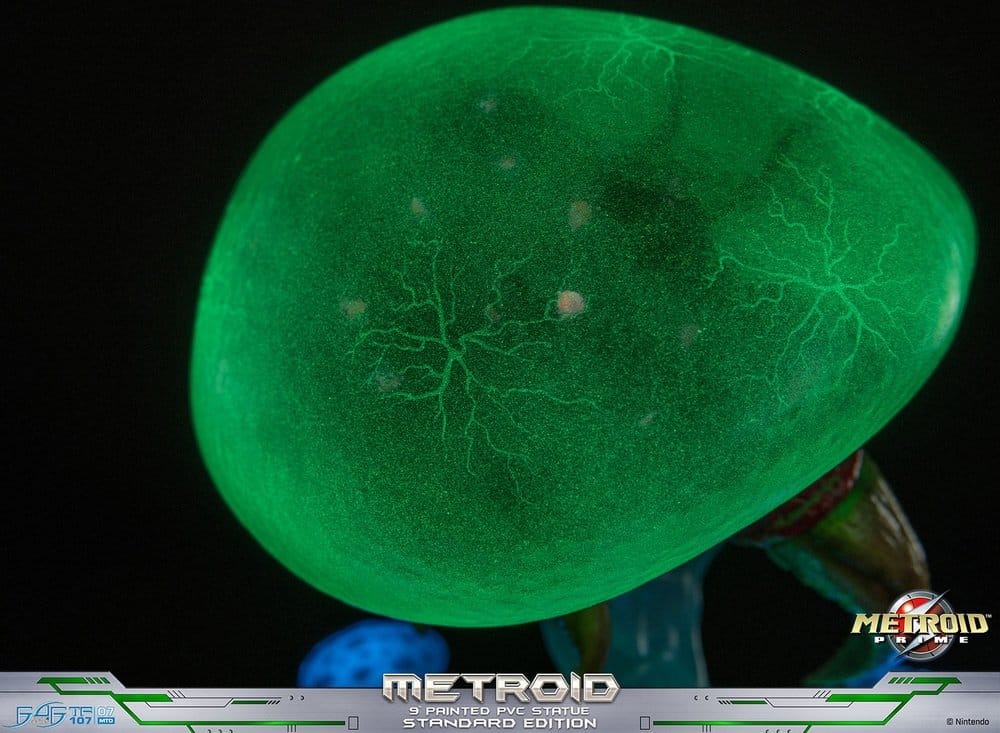 Metroid Prime PVC Figur Metroid (Standard) (Glow in the Dark) 21 cm