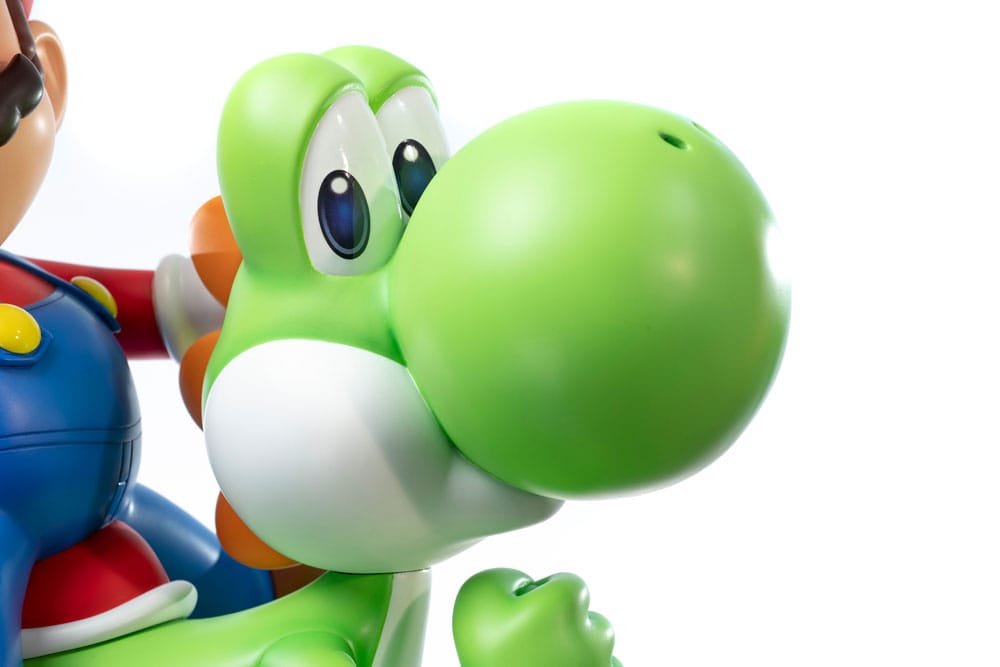 Super Mario Statue Mario & Yoshi 48 cm