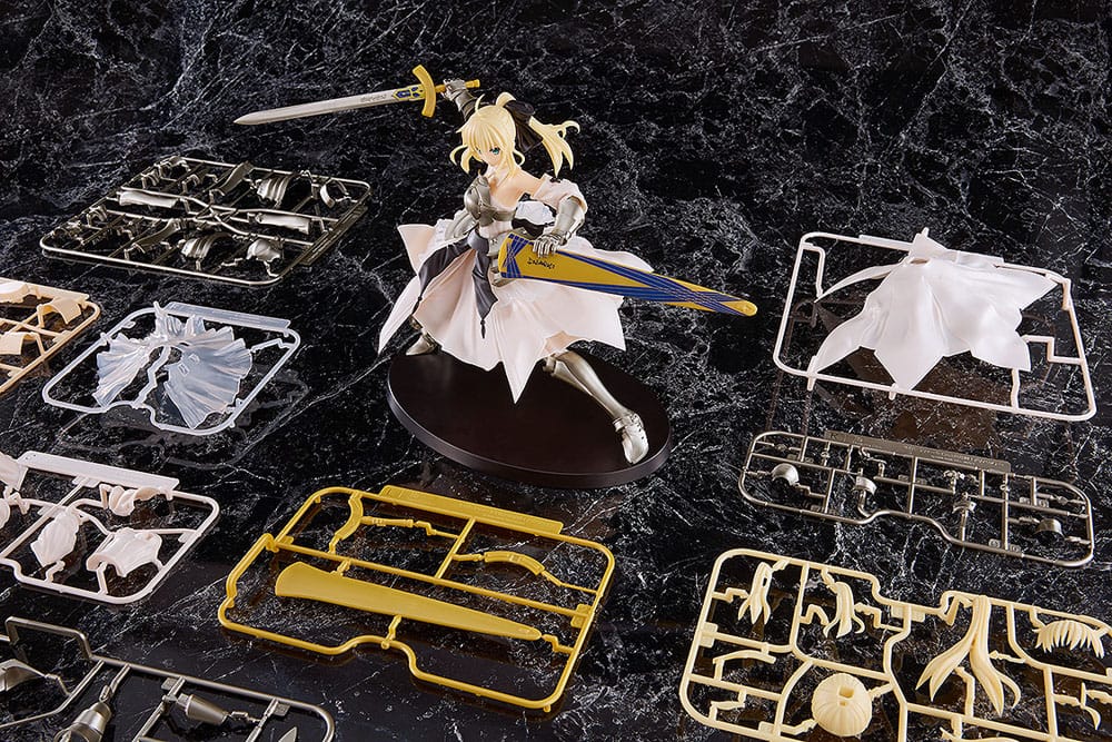 Fate/Stay Night Plastic Model Kit Reincarnation Saber Lily Distant Avalon 20 cm