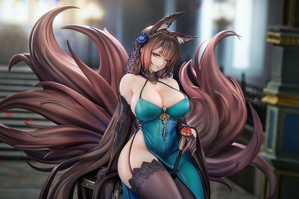 Azur Lane PVC Statue 1/7 Amagi: Throne of Fallen Petals Ver. 27 cm