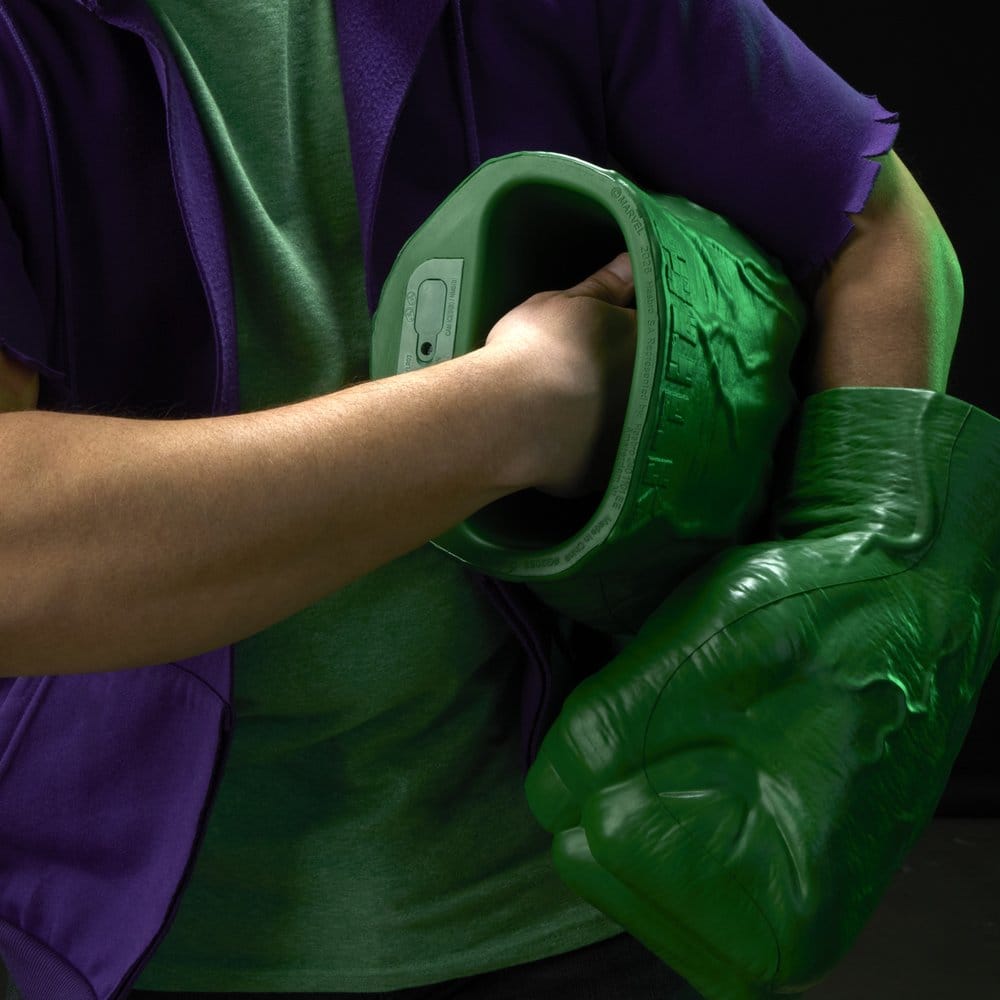 The Incredible Hulk Marvel Legends Premium Roleplay-Fäuste