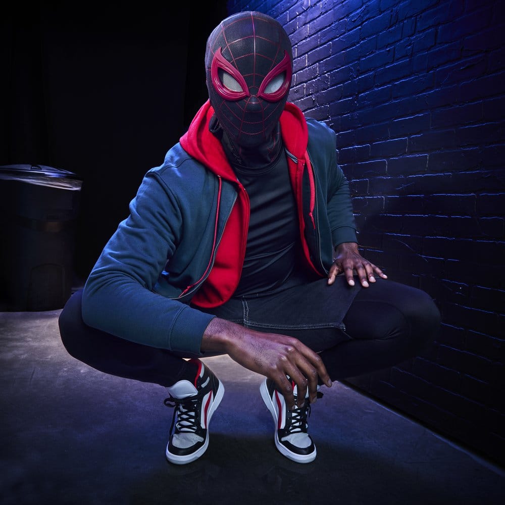 Spider-Man: Miles Morales Marvel Legends Elektronische Maske mit Fernbedienung