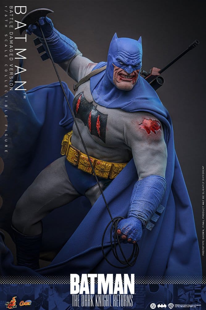 Batman: The Dark Knight Returns Comic Masterpiece Actionfigur 1/6 Batman (Battle Damaged Version) 32 cm