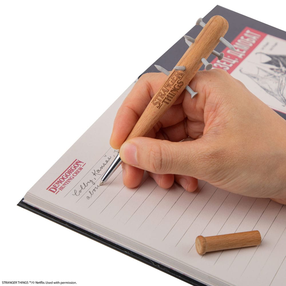 Stranger Things Stachelige Schlägerkugelschreiber & Stranger Things Anstecknadel