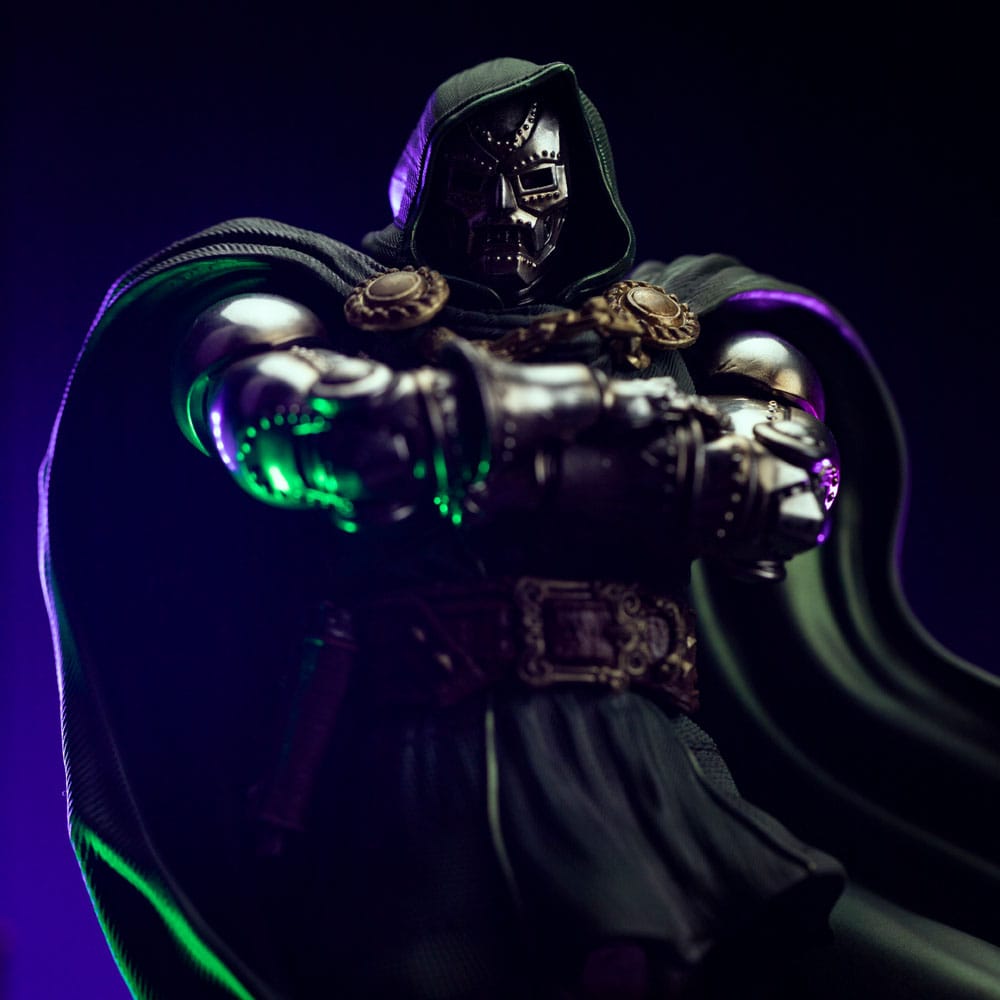 The Infinity Gauntlet Marvel Legends Diorama Art Scale Statue 1/10 Doctor Doom 30 cm