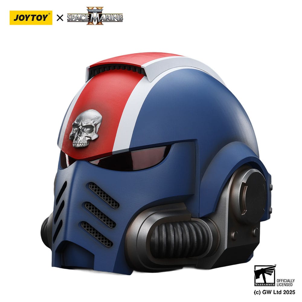 Warhammer 40,000: Space Marine 2 Replik Ultramarines Lieutenant Titus Helm 30 cm