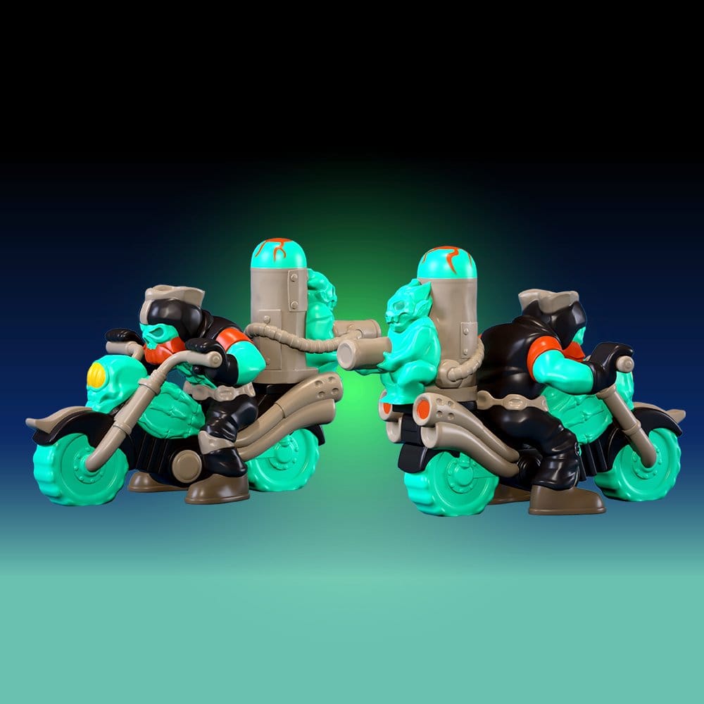 Rover Robin Plastic Model Kit Overtakes Skull Rider