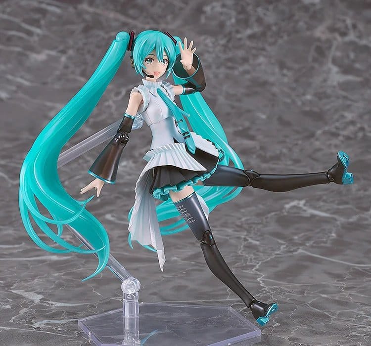 Character Vocal Series 01: Hatsune Miku Plamatea Plastic Model Kit Happy 16th Birthday Ver. 16 cm