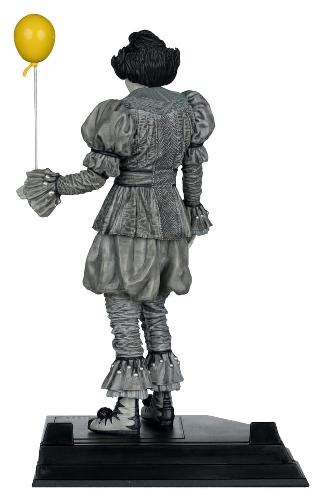 Es Welcome to Derry Movie Maniacs Figur Pennywise (Black & White) 16 cm