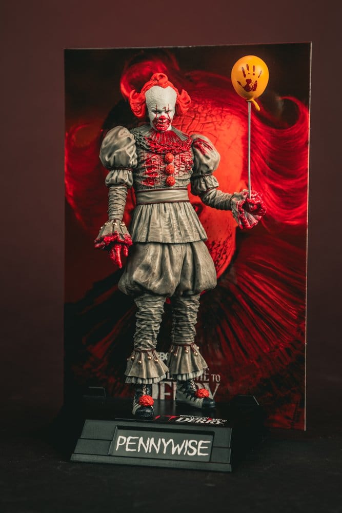 Es Welcome to Derry Movie Maniacs Figur Pennywise (Bloody) 16 cm