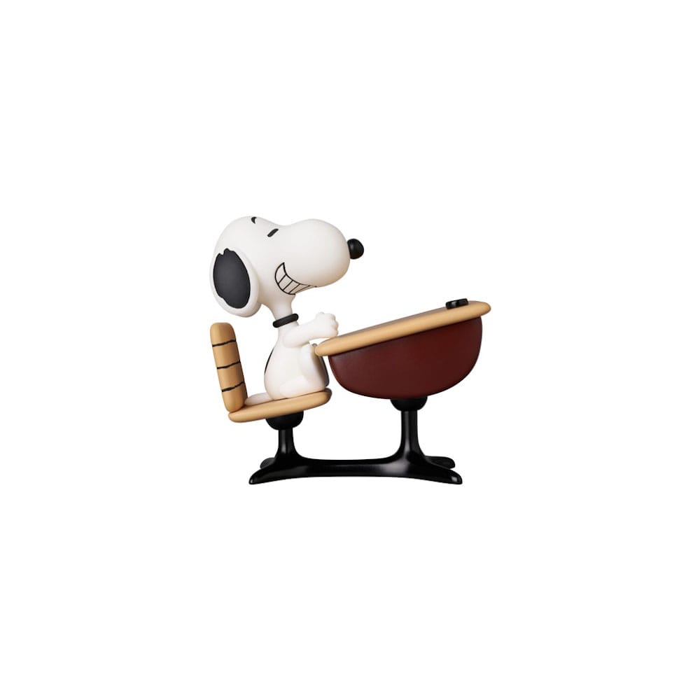 Peanuts UDF Serie 18 Minifgur Snoopy with desk 9 cm