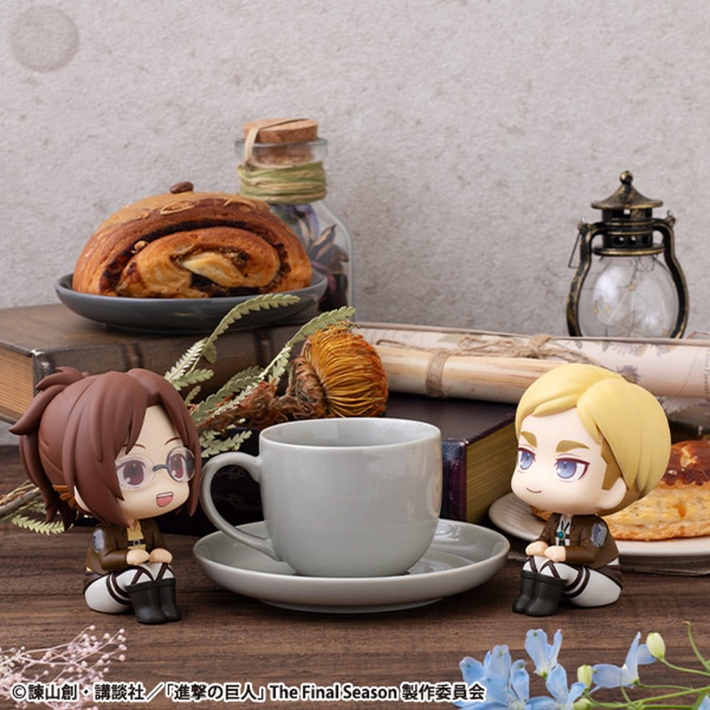 Attack on Titan Look Up PVC Statuen Hange Zoe & Erwin Smith (with gift) 11 cm