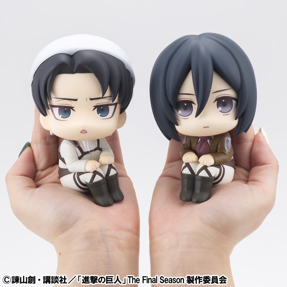 Attack on Titan Look Up PVC Statuen Levi Cleaning up Ver. & Mikasa Ackerman (with gift) 11 cm