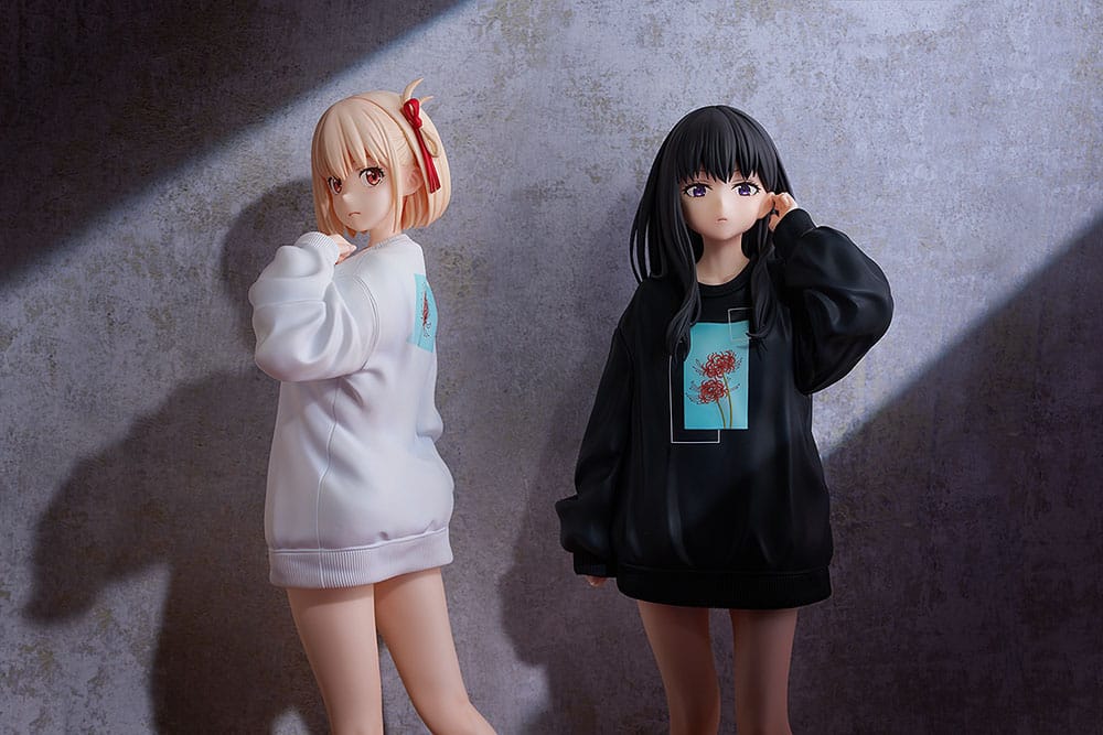 Lycoris Recoil PVC Statue 1/7 Chisato Nishikigi: Oversized Sweatshirt Ver. 25 cm