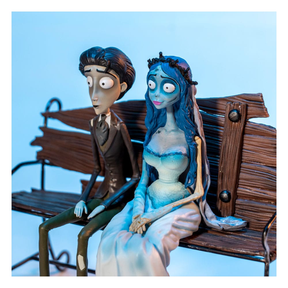 Corpse Bride Geschenkbox Figur & Schlüsselanhänger Victor & Emily