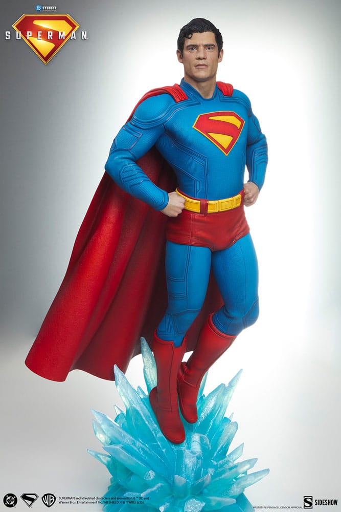 Superman (2025) Premium Format Statue Superman 61 cm