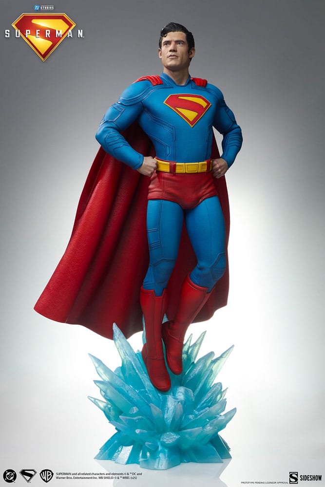 Superman (2025) Premium Format Statue Superman 61 cm