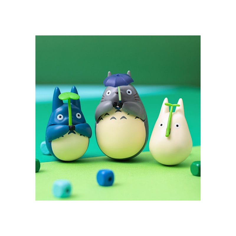 Mein Nachbar Totoro Figur mit rundem Boden Mid Totoro with leaf 6 cm