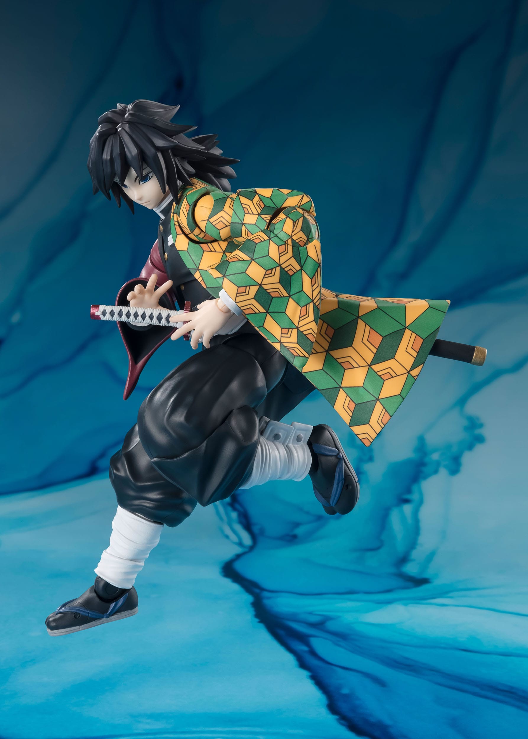 Demon Slayer: Kimetsu no Yaiba S.H. Figuarts Actionfigur Giyu Tomioka 15 cm
