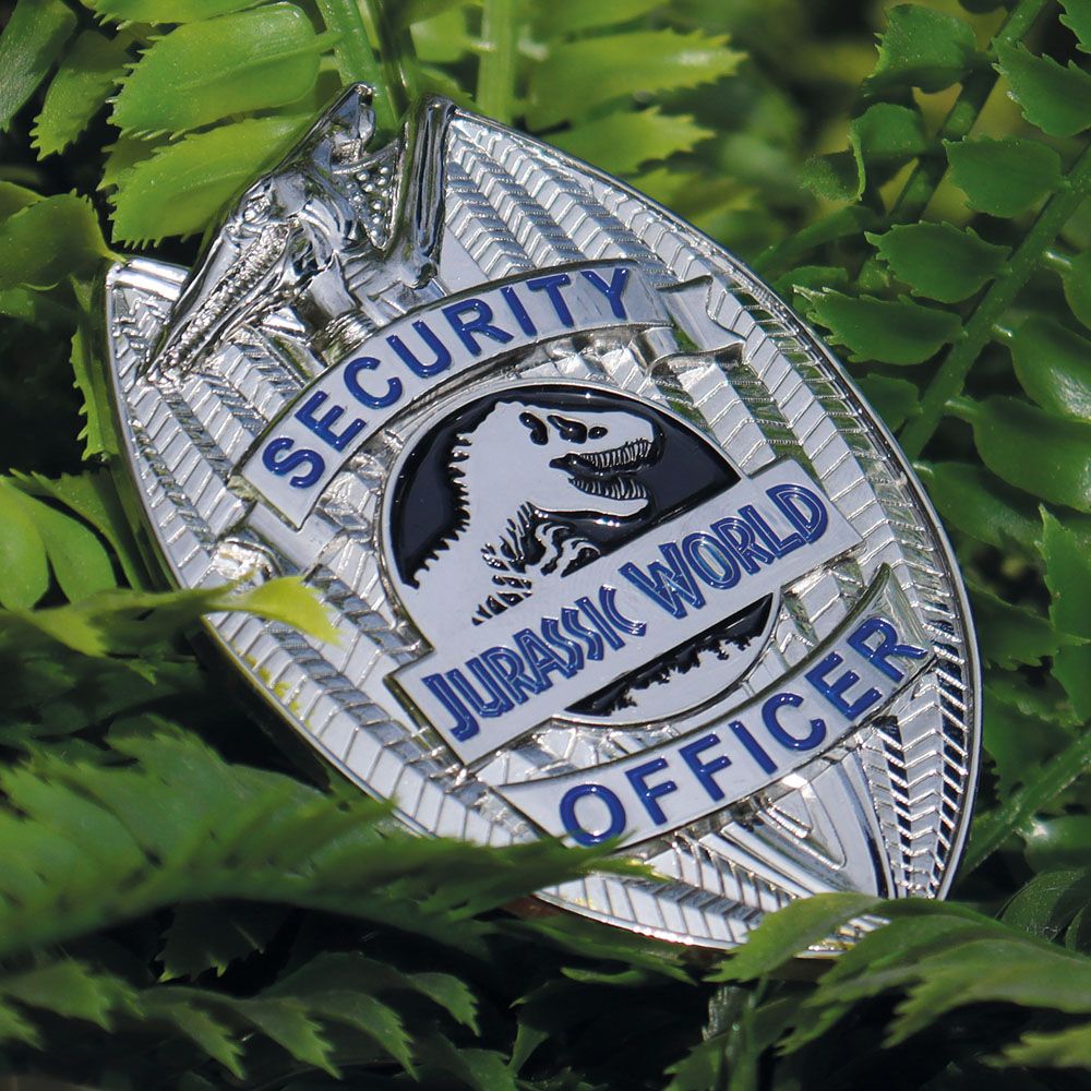 Jurassic World Ansteck-Pin Limited Edition Replica Security Officer