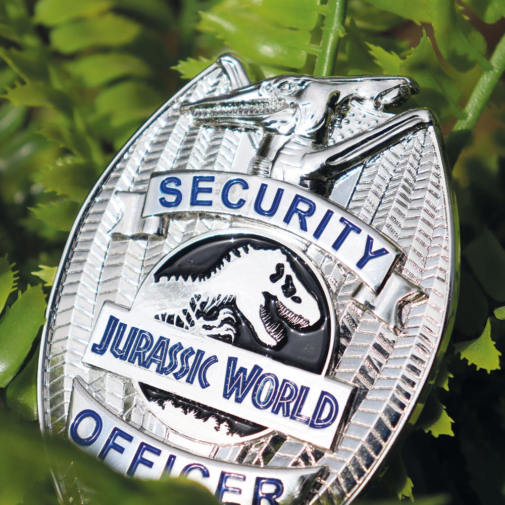 Jurassic World Ansteck-Pin Limited Edition Replica Security Officer