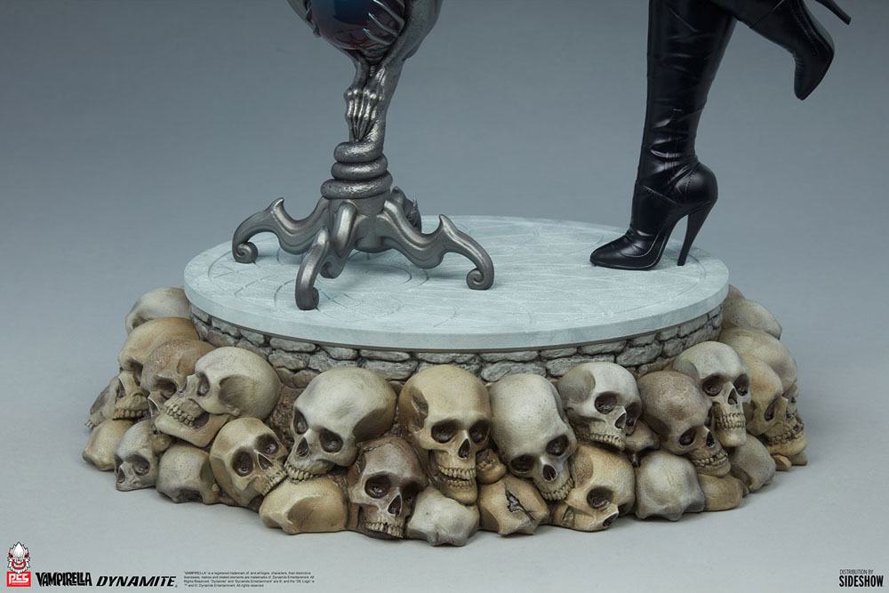 Vampirella Statue 1/3 Vampirella 67 cm