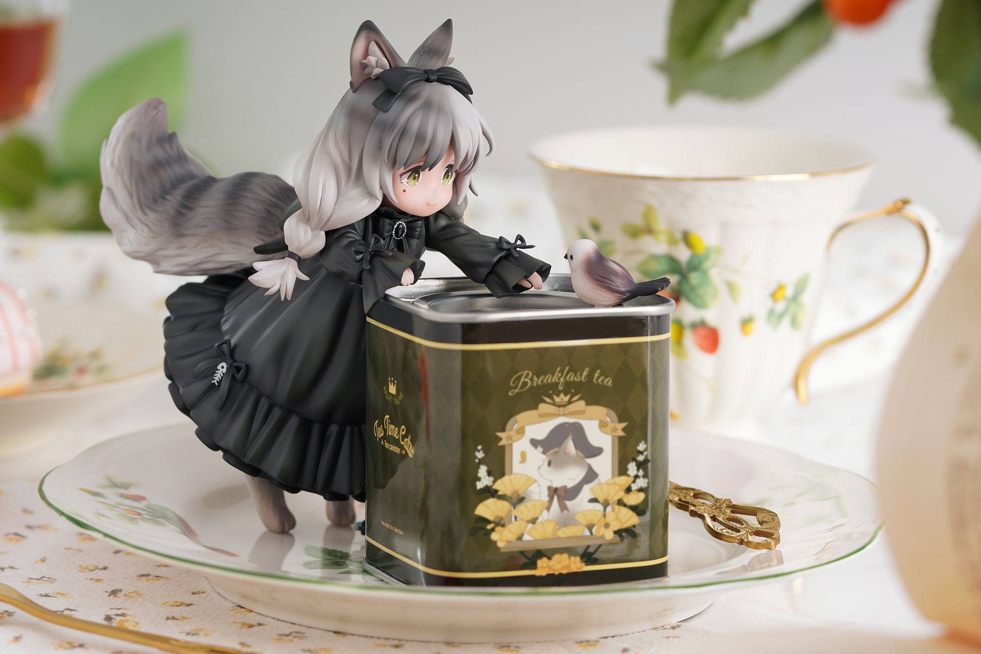 Decorated Life Collection PVC Statue Tea Time Cats Li Hua 13 cm