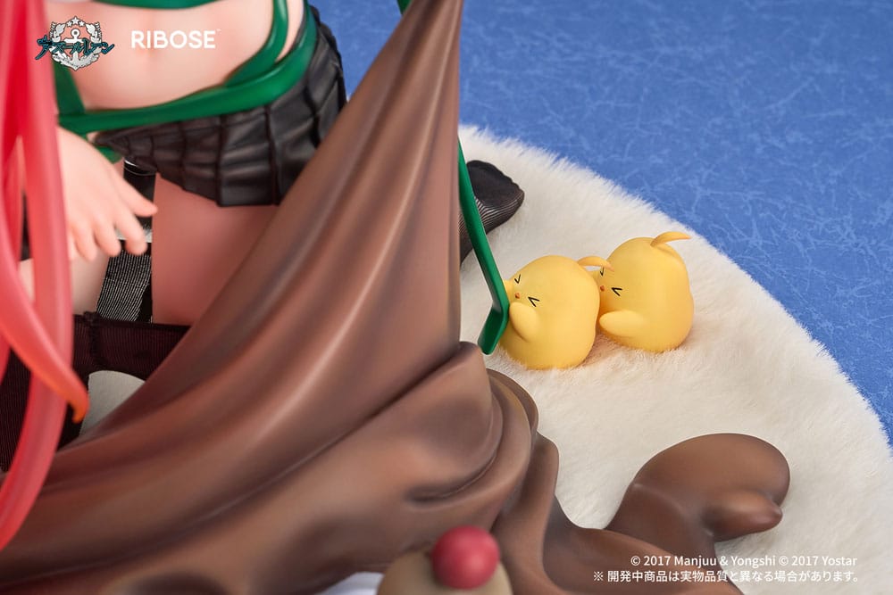 Azur Lane PVC Statue 1/6 Honolulu Manjuu Mischief Ver. 18 cm