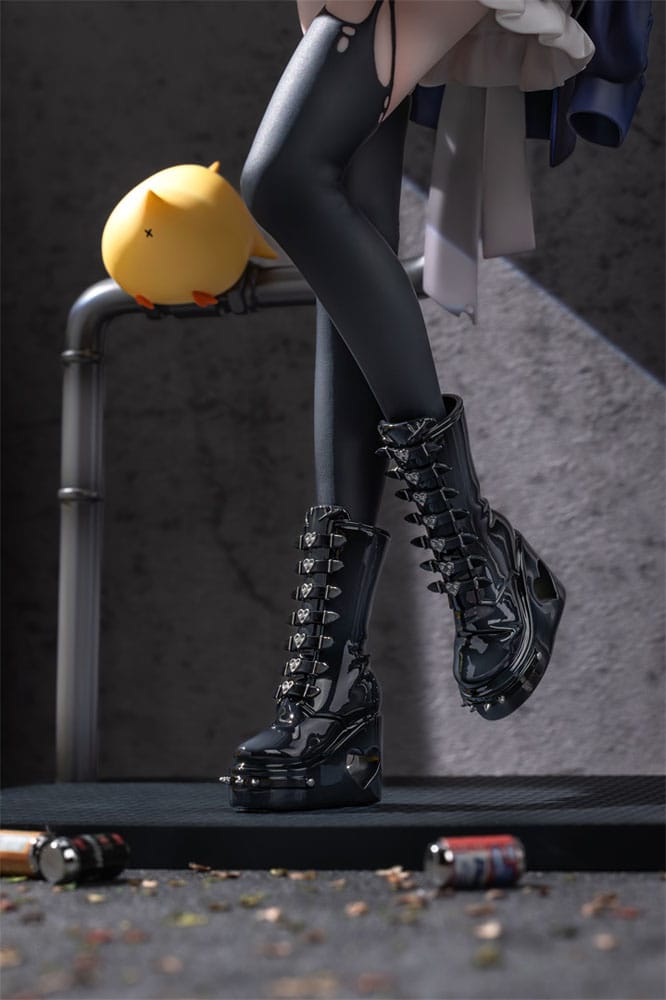 Azur Lane PVC Statue 1/6 Ulrich von Hutten Madchen Trummer Ver. 28 cm   