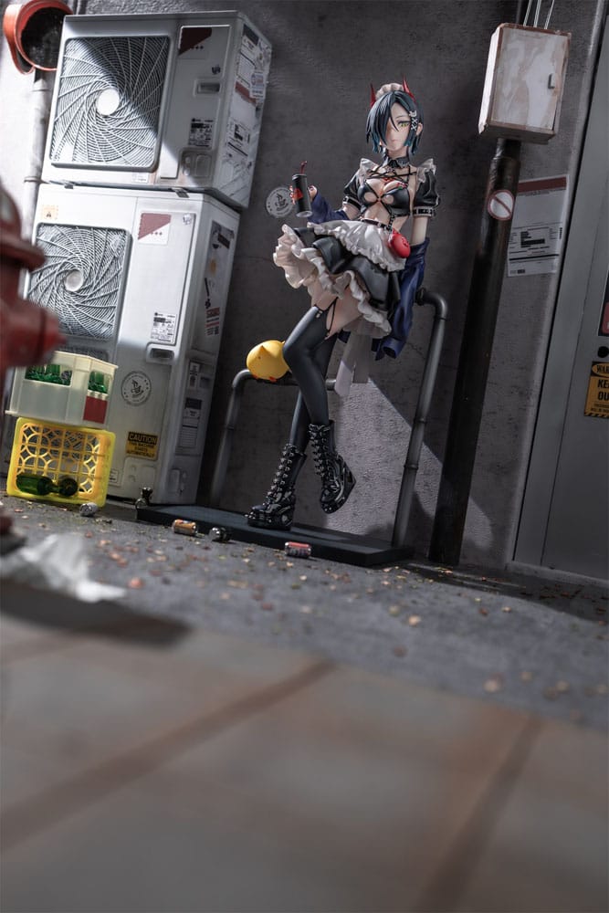Azur Lane PVC Statue 1/6 Ulrich von Hutten Madchen Trummer Ver. 28 cm   