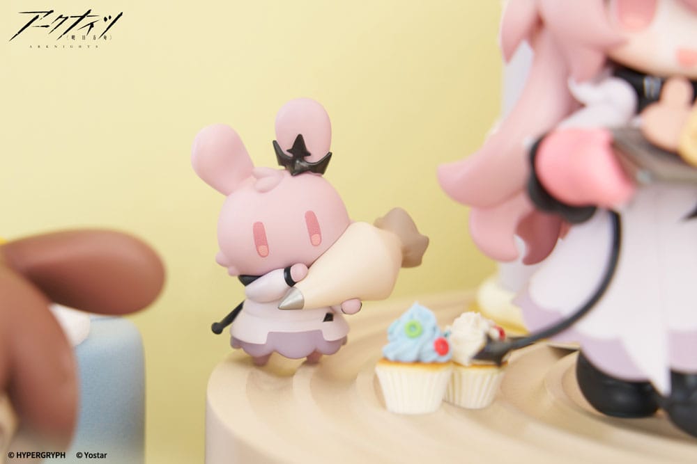 Arknights Would You Like A Dessert? Mini Series PVC Statue Civilight Eterna 11 cm  