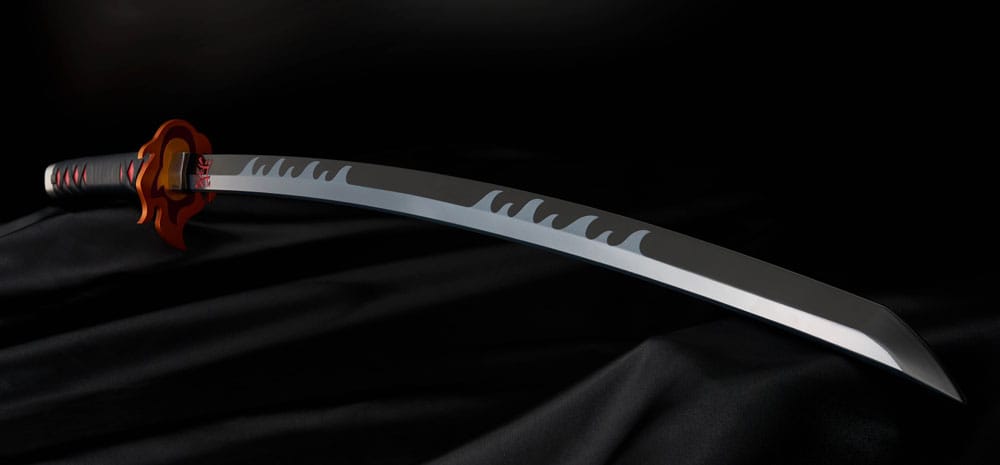 Demon Slayer: Kimetsu no Yaiba Proplica Replik 1/1 Nichirin Schwert (Tanjiro Kamado) Kyojuro Rengoku´s Sword Gueard Ver. 88 cm