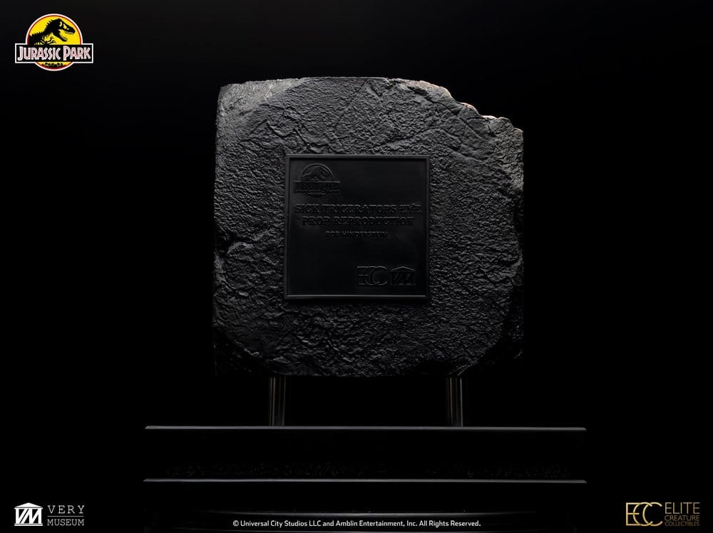 Jurassic Park Statue Triceratops Eye Prop (Reproduction) 35 cm     