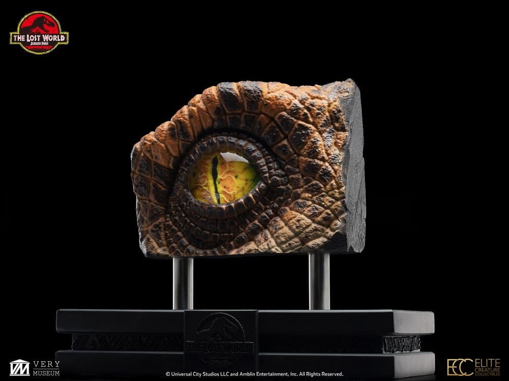 The Lost World: Jurassic Park Replik Male Velociraptor Eye Prop 23 cm     