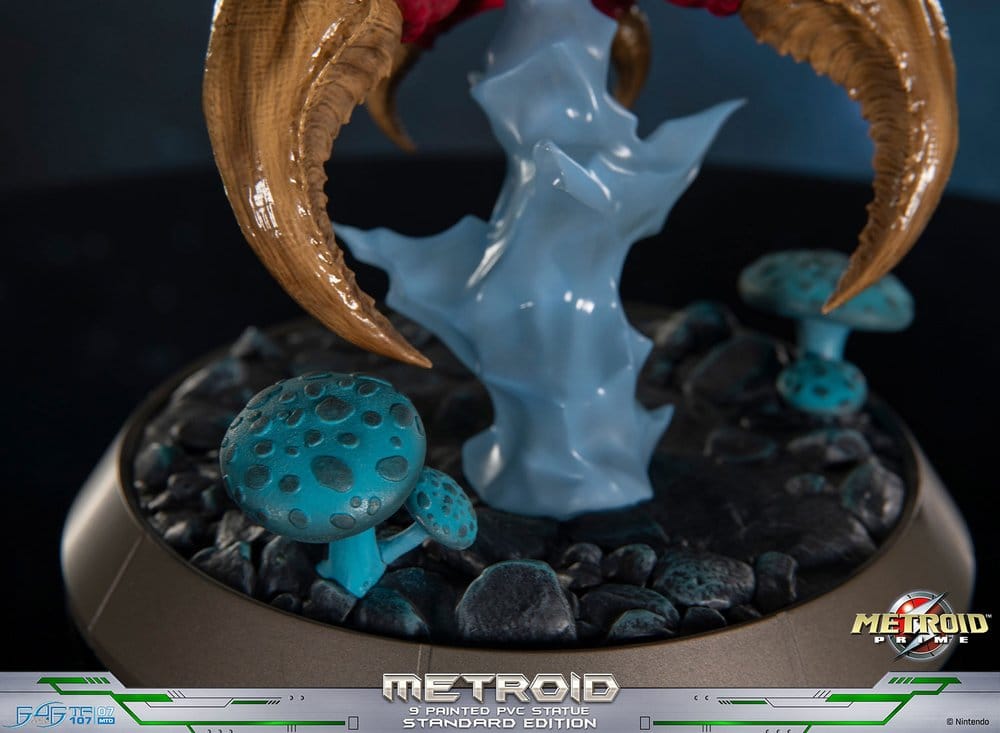 Metroid Prime PVC Figur Metroid (Standard) (Glow in the Dark) 21 cm