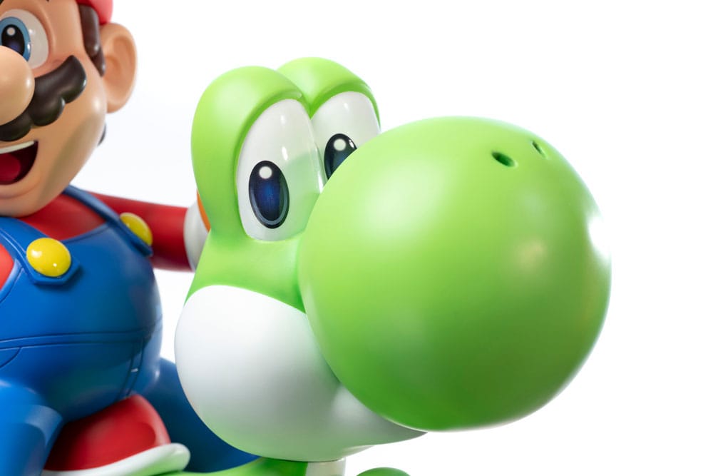Super Mario Statue Mario & Yoshi Exclusive Edition 48 cm