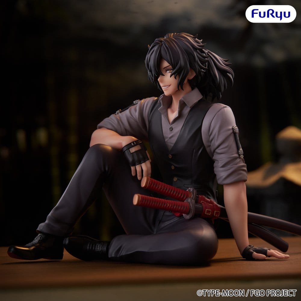 Fate/Grand Order Noodle Stopper PVC Figur Assassin Izou Okada Awesome Dapper Suit 9 cm