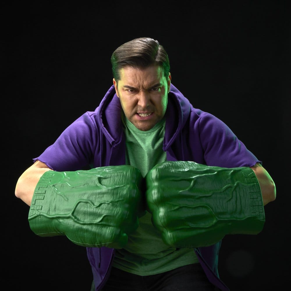 The Incredible Hulk Marvel Legends Premium Roleplay-Fäuste