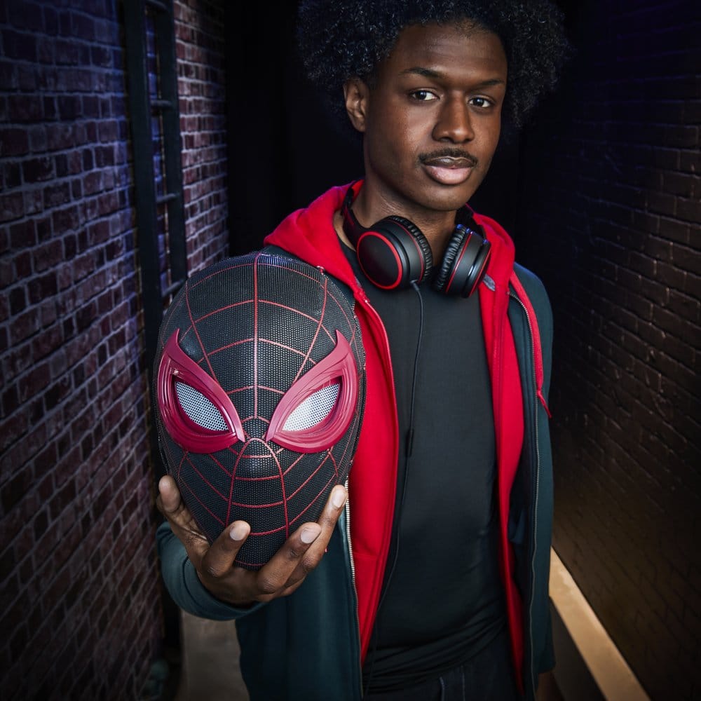 Spider-Man: Miles Morales Marvel Legends Elektronische Maske mit Fernbedienung