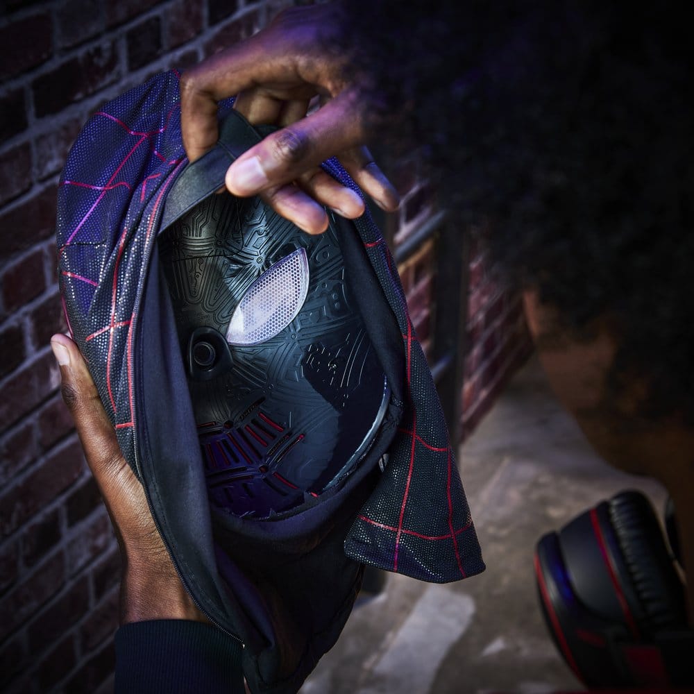Spider-Man: Miles Morales Marvel Legends Elektronische Maske mit Fernbedienung